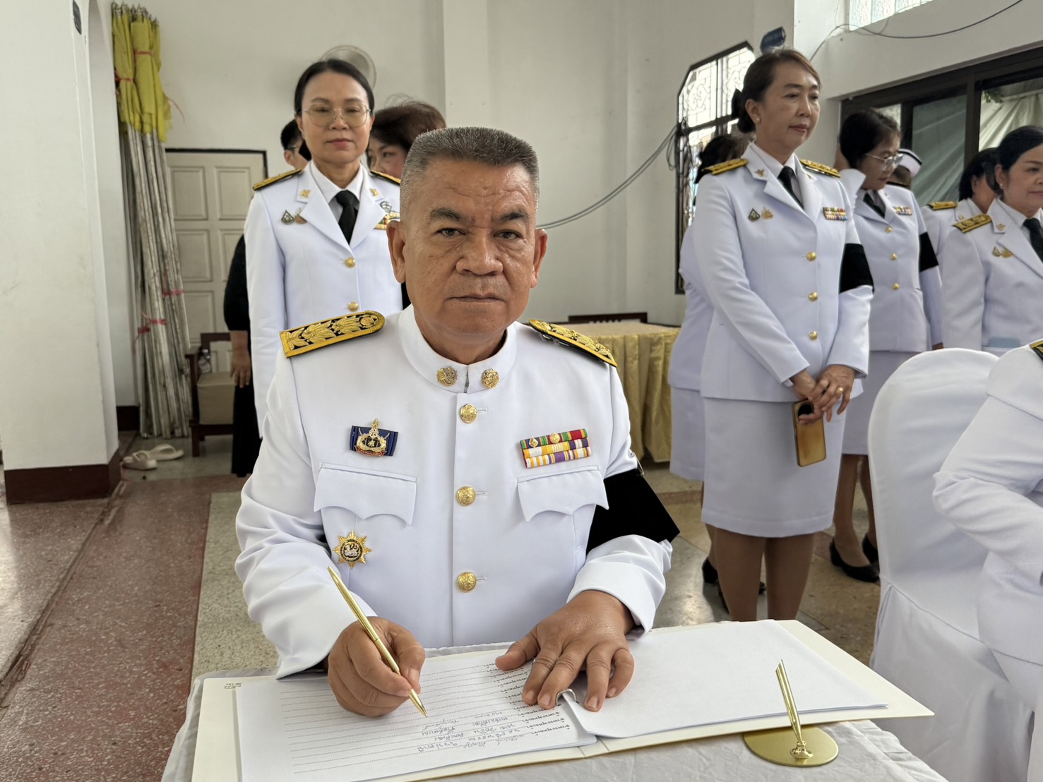 พช. สกลนคร ร่วมพิธีบำเพ็ญกุศล ถวายน้ำสรงพระบรมศพ และสวดพระพุทธมนต์ อุทิศถวายพระราชกุศล สมเด็จพระนางเจ้าสิริกิติ์ พระบรมราชินีนาถ พระบรมราชชนนีพันปีหลวง