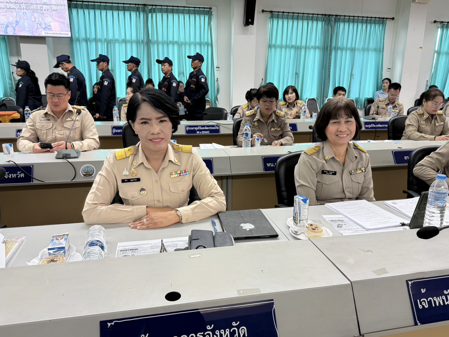   พช. สกลนคร ร่วมประชุมกรมการจังหวัดสกลนคร ประจำเดือนตุลาคม 2568 ร่วมยืนสงบนิ่งถวายอาลัยฯ