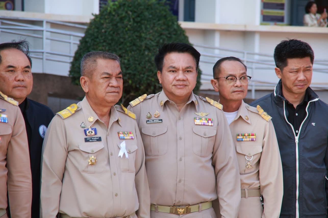 พ.ช. สกลนคร ร่วมปล่อยขบวนคาราวานชุดเครื่องจักรกลปฏิบัติการในภารกิจช่วยเหลือผู้ประสบภัยจากสถานการณ์อุทกภัยภาคใต้ ในพื้นที่จังหวัดสงขลา จนกว่าสถานการณ์จะคลี่คลาย