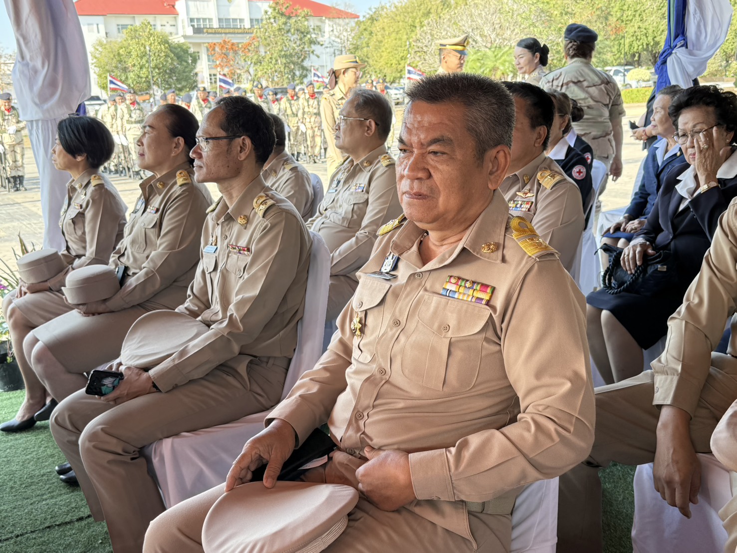 พช. สกลนคร ร่วมพิธีสดุดีกองอาสารักษาดินแดน ครบรอบ 72 ปี ยกย่องเกียรติคุณผู้เสียสละเพื่อแผ่นดิน