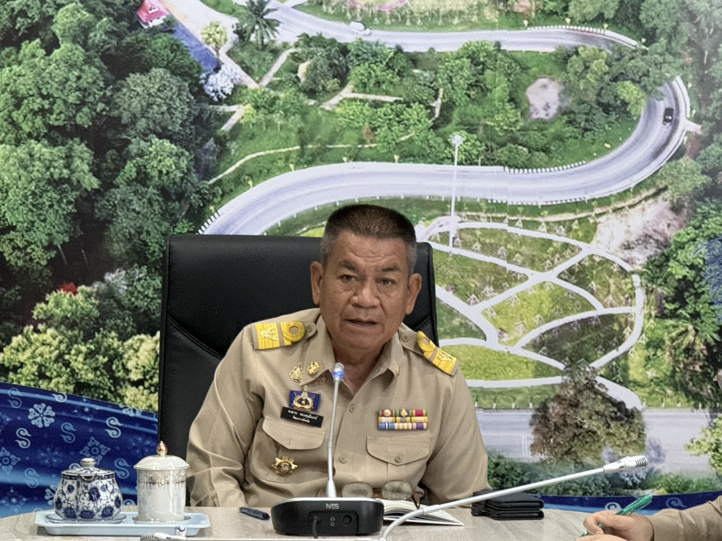  พช.สกลนคร ประชุมติดตามนโยบายสำคัญ ขับเคลื่อนกองทุนเด็กชนบท–พัฒนาศักยภาพสตรี หนุนอนุรักษ์ผ้าไทย อาหารพื้นถิ่น พร้อมเร่งรัดการเบิกจ่ายงบประมาณ