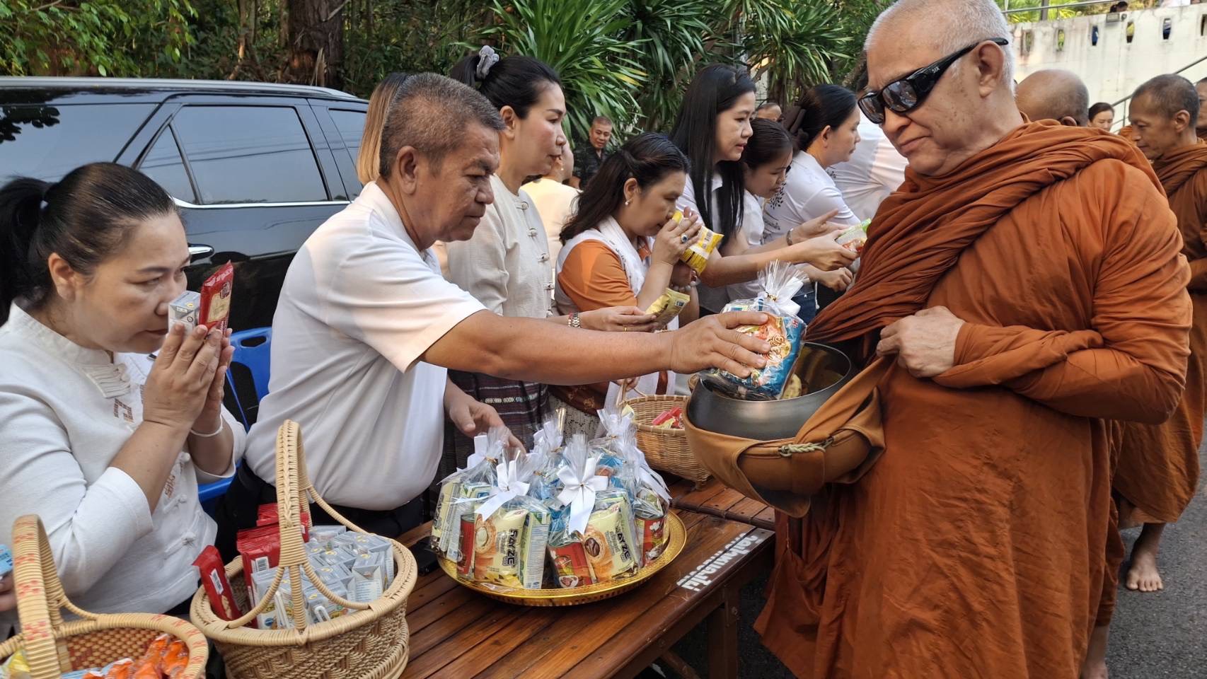 พช.สกลนคร ร่วมสืบสานบุญใหญ่ ทอดผ้าป่าสามัคคี สมทบทุนสร้างบ้าน “ตุ้มโฮม ปันสุข” ยอดรวม 1.5 ล้านบาท มุ่งยกระดับคุณภาพชีวิตกลุ่มเปราะบาง