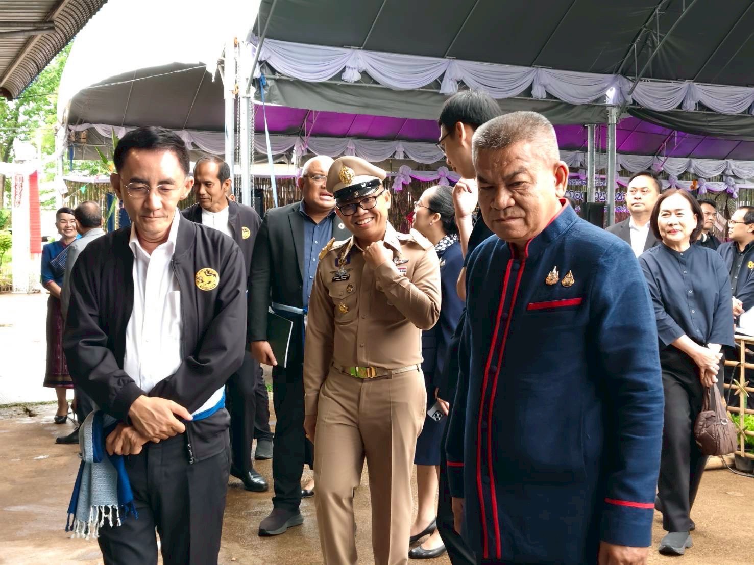    พช.สกลนคร ร่วมให้กำลังใจและสนับสนุนการคัดเลือก “นายอำเภอแหวนเพชร” ระดับภาค เชิดชูผู้นำท้องที่ต้นแบบ สร้างประโยชน์สุขแก่ประชาชน